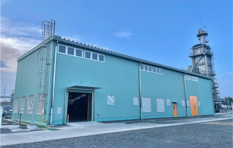 Chemical recycling plant and waste plastic warehouse