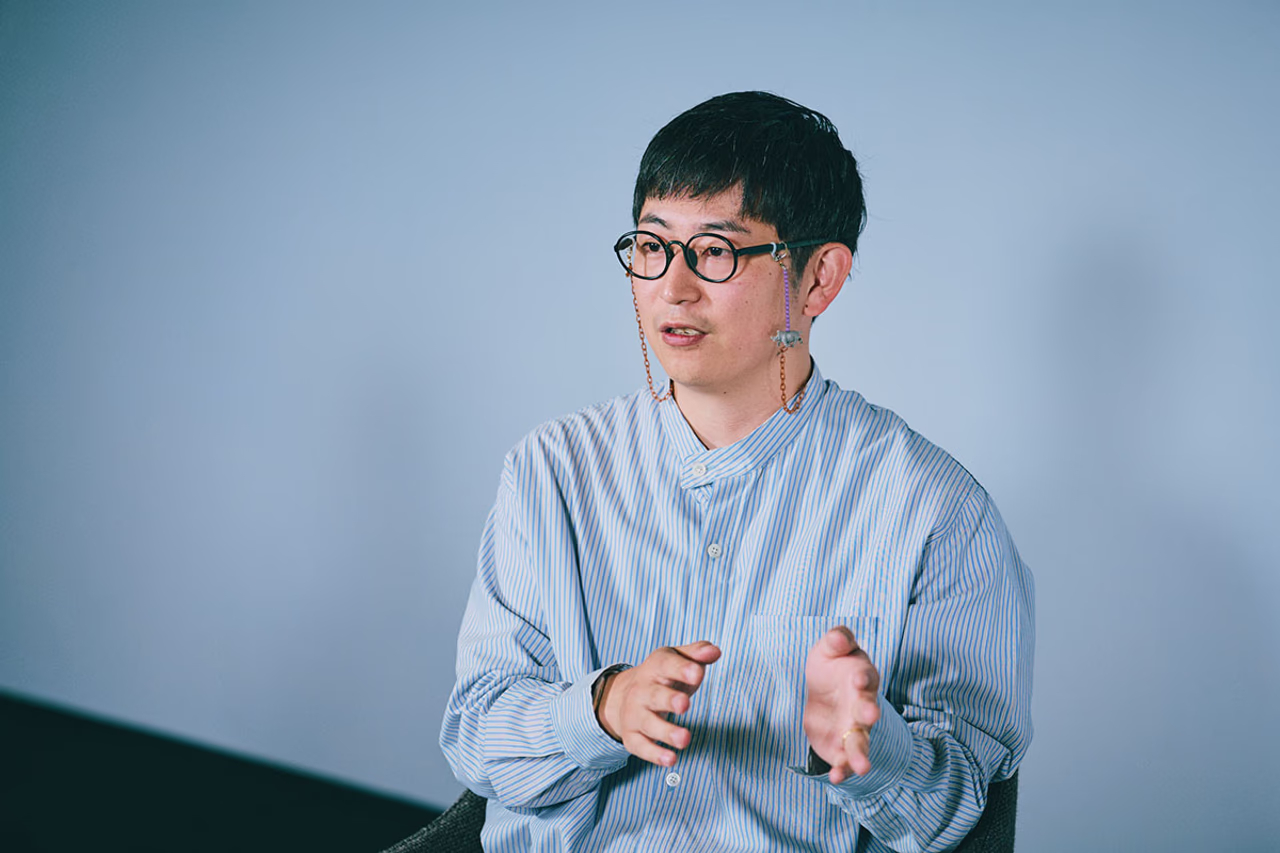 Yusuke Aonuma: After graduating from the Department of Industrial, Interior and Craft Design at Musashino Art University, he earned a Master's degree from the Graduate School of Fine Arts at Tokyo University of the Arts. He continues to engage in both design work and artistic activities. He is the winner of the Grand Prix at the 2018 Tokyo Midtown Art Awards for his architectural work 